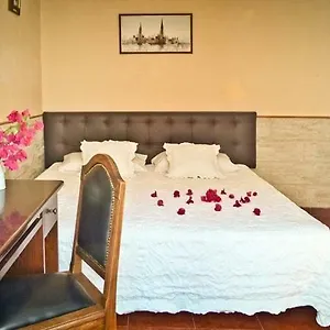 https://nice-bedroom-with-private-bathroom.tenerifehoteles.net